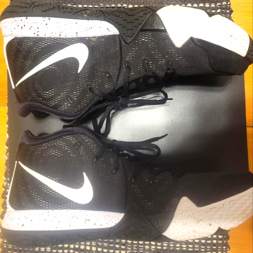 Kyrie 4 EPs size 13